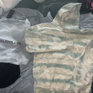 Talentless men’s medium hoodie with kangaroo pouch